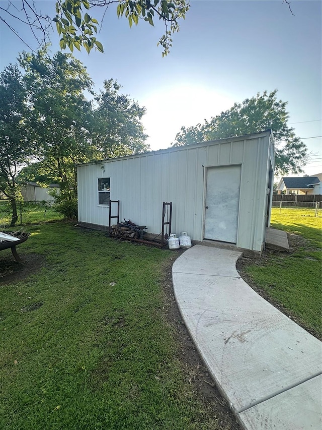 1346 Hillcrest Dr, Graham, TX 76450 - view of outdoor structure featuring fence and an outbuilding