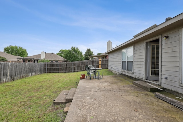 8633 Trinity Vista Trl, Fort Worth, TX 76053 - view of yard featuring a patio area