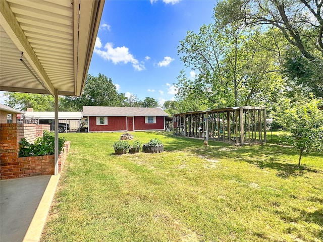 104 W Perry St, Frankston, TX 75763 - view of yard featuring an outbuilding