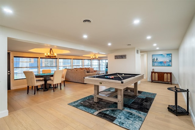 playroom with visible vents, baseboards, a chandelier, light wood-style floors, and recessed lighting