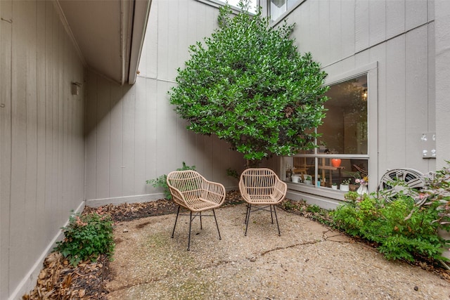 9625 Highland View Dr, Dallas, TX 75238 - view of patio
