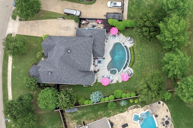 1005 Mallard Lakes Dr, Mckinney, TX 75072 - aerial view of a pool