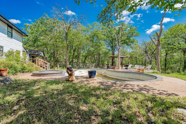 view of yard with a swimming pool