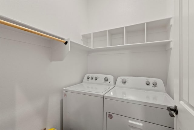 408 Bethlehem St, Terrell, TX 75160 - laundry room featuring washing machine and clothes dryer