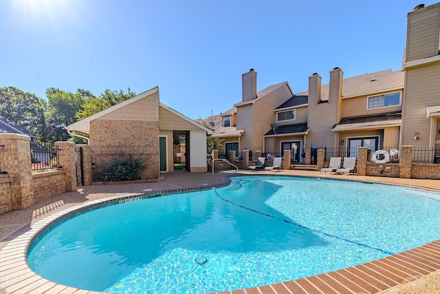 415 Oak Leaf Dr, Duncanville, TX 75137 - view of pool featuring fence and a fenced in pool