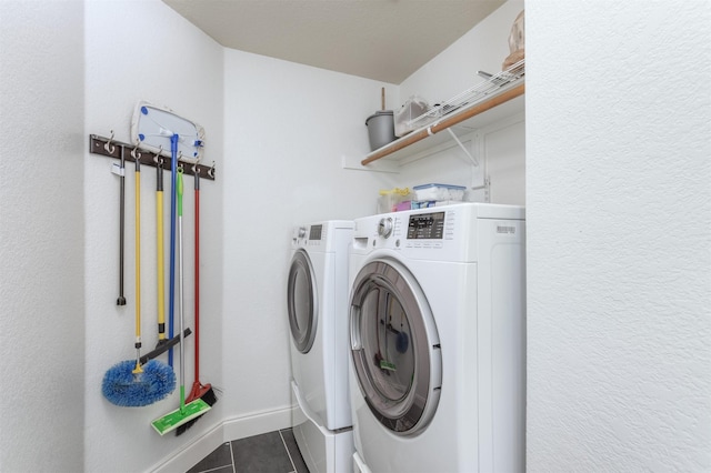 4045 Sun King Ln, Frisco, TX 75033 - washroom featuring laundry area, tile patterned floors, baseboards, and washing machine and dryer