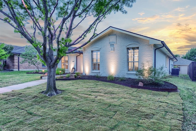 4045 Sun King Ln, Frisco, TX 75033 - single story home with brick siding and a front lawn