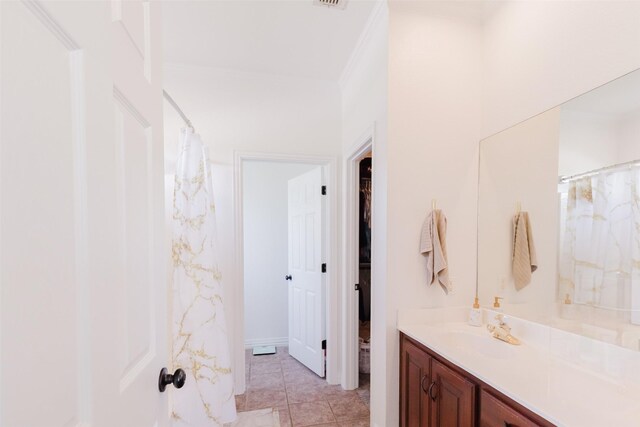 1503 S College Ave, Decatur, TX 76234 - full bath featuring vanity and a shower with curtain
