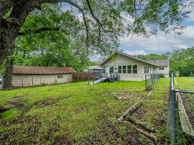 view of yard featuring a fenced backyard