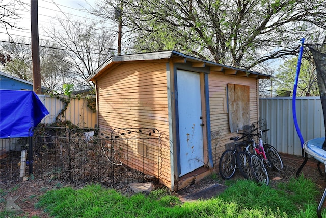 934 Burger St, Abilene, TX 79603 - view of shed featuring a fenced backyard