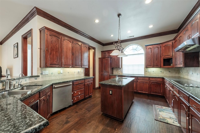 kitchen featuring stainless steel dishwasher, visible vents, black electric cooktop, under cabinet range hood, and a sink
