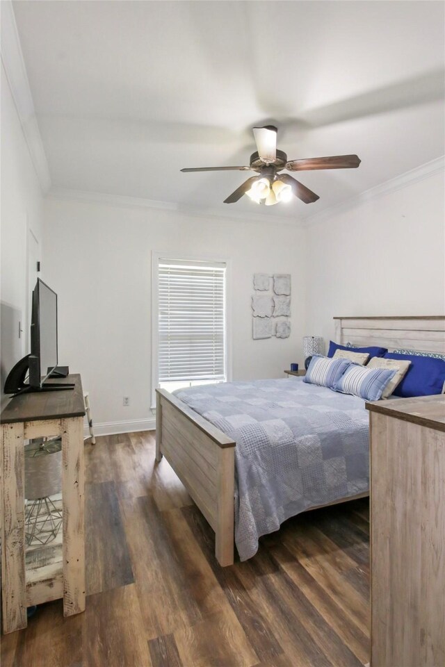 363 Leigh Ln, Stonewall, LA 71078 - bedroom featuring dark wood-style floors, crown molding, ceiling fan, and baseboards