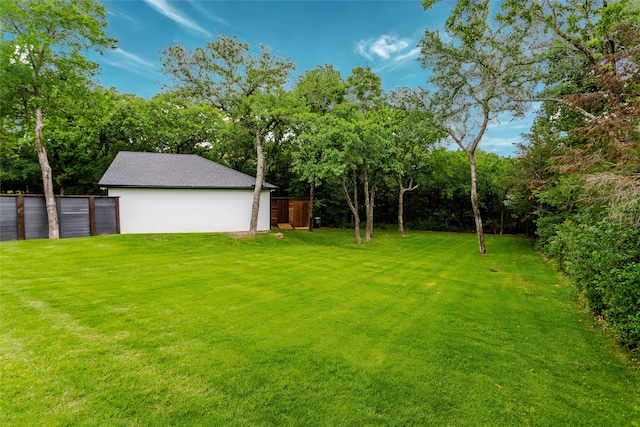 2856 Peninsula Dr, Grapevine, TX 76051 - view of yard featuring fence