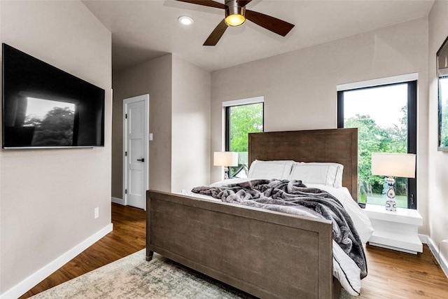 2856 Peninsula Dr, Grapevine, TX 76051 - bedroom featuring baseboards, ceiling fan, recessed lighting, and wood finished floors