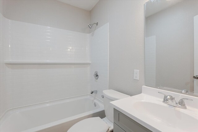 1017 SE 21st St, Mineral Wells, TX 76067 - full bath with vanity, toilet, and  shower combination