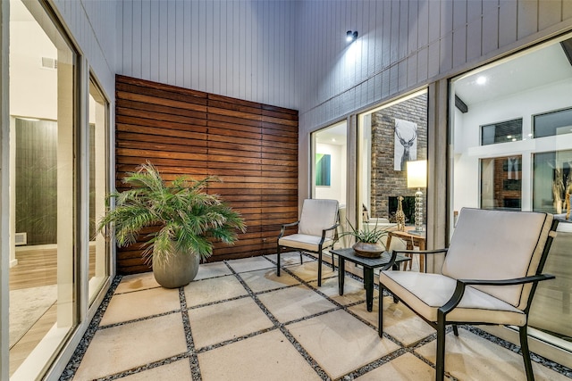 7509 Spring Meadow Ln, Garland, TX 75044 - view of sunroom / solarium