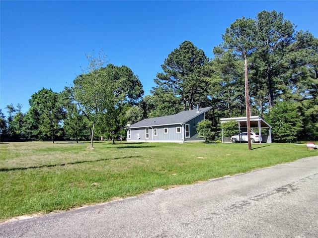 view of front of home with a front lawn