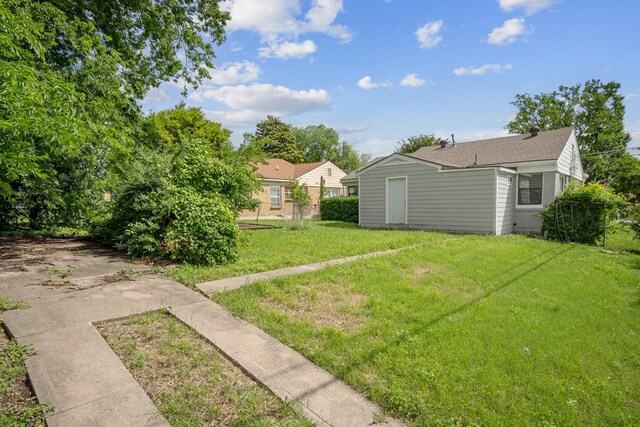 2653 Almeda Dr, Dallas, TX 75216 - view of yard