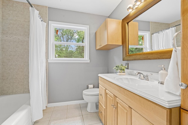 356 Bedford Ct E, Bedford, TX 76022 - full bath featuring tile patterned flooring, shower / tub combo with curtain, vanity, toilet, and baseboards