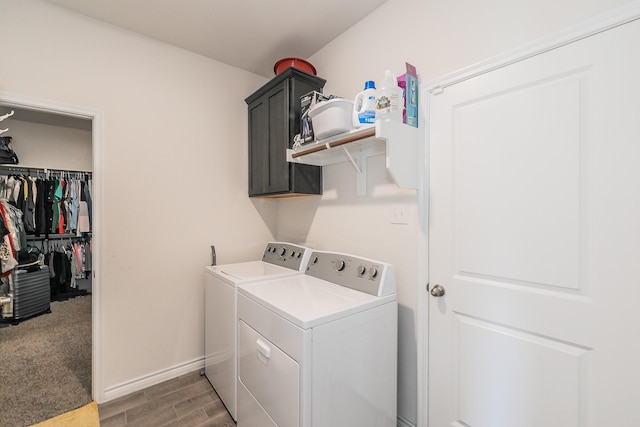 2825 Jasper Trl, Aubrey, TX 76227 - clothes washing area featuring light wood-style floors, baseboards, cabinet space, and independent washer and dryer