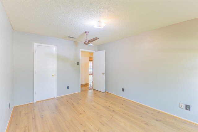 2418 Ingleside Dr, Grand Prairie, TX 75050 - walk in closet featuring carpet flooring
