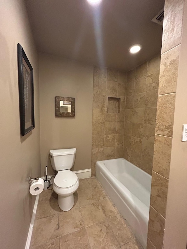 7449 Tophill Ln, Dallas, TX 75248 - full bath with toilet and recessed lighting