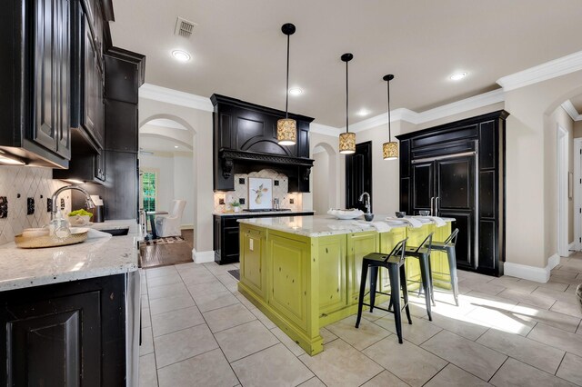 7101 Royal Birkdale Dr, Cleburne, TX 76033 - dining space with wood finished floors, a ceiling fan, baseboards, recessed lighting, and ornamental molding