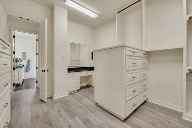 7101 Royal Birkdale Dr, Cleburne, TX 76033 - full bath with ornate columns, healthy amount of natural light, and ornamental molding