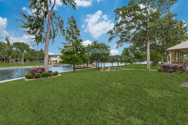 view of yard featuring a water view