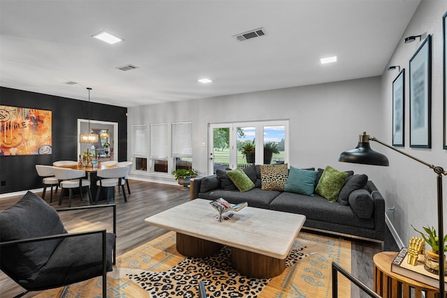 832 Havenwood Ln S, Fort Worth, TX 76112 - living area featuring recessed lighting, baseboards, visible vents, and light wood-style flooring