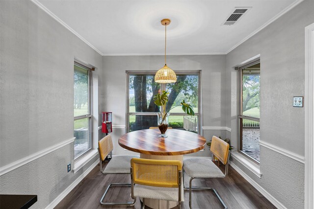832 Havenwood Ln S, Fort Worth, TX 76112 - dining area with visible vents, ornamental molding, baseboards, and dark wood-style floors