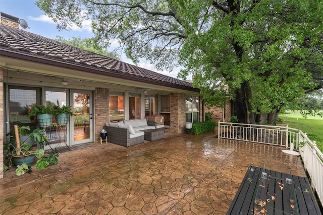 832 Havenwood Ln S, Fort Worth, TX 76112 - exterior space featuring an outdoor hangout area