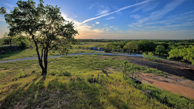 view of yard featuring a water view