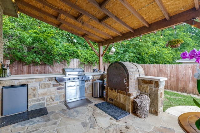 2868 Pacifico Way, Fort Worth, TX 76111 - view of patio / terrace featuring a fenced backyard and area for grilling