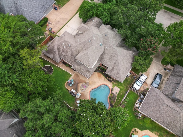 bird's eye view of a pool area