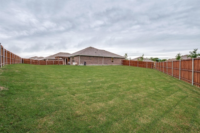 1349 Rolling Meadows Dr, Cedar Hill, TX 75104 - view of yard with a fenced backyard