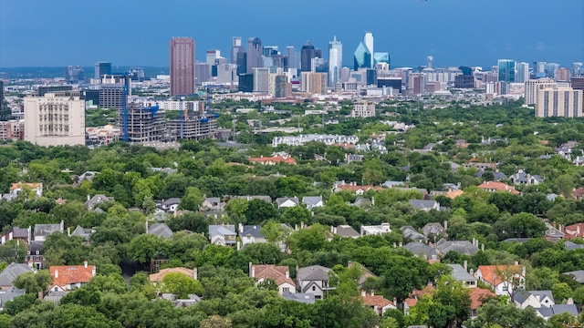 bird's eye view featuring a city view