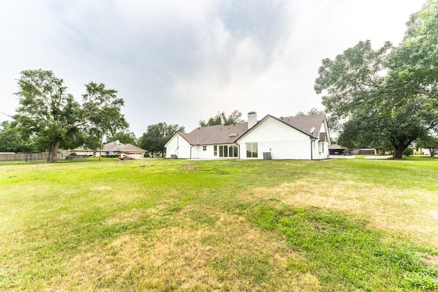 229 W Oaks Cir, Sulphur Springs, TX 75482 - view of green lawn