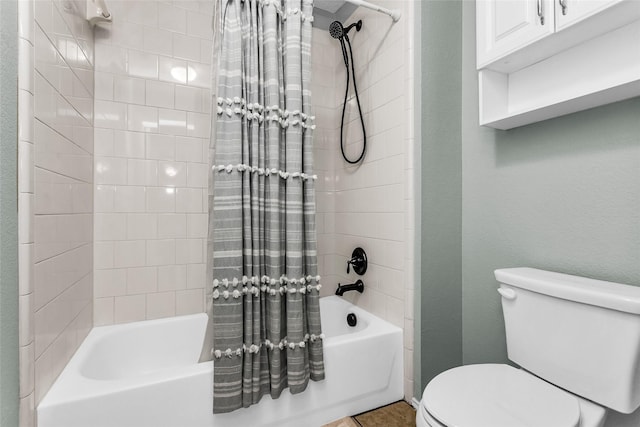 full bathroom featuring toilet and shower / tub combo with curtain