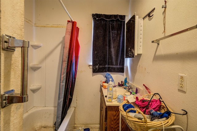 307 W Front St, Sunset, TX 76270 - full bathroom featuring vanity and shower / bath combo