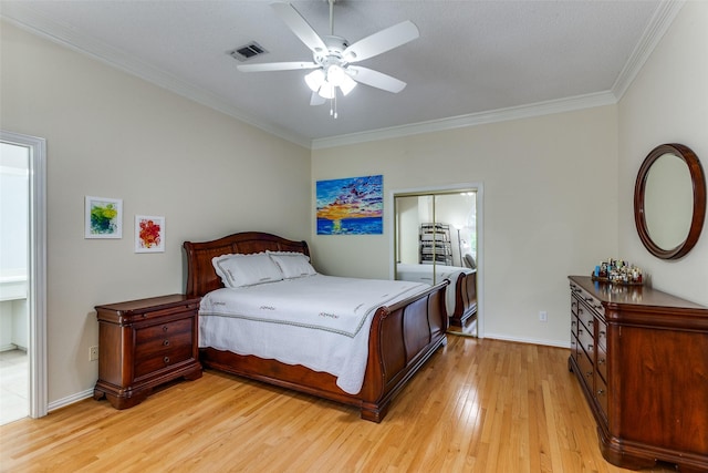 6712 Bluffview Dr, Fort Worth, TX 76132 - bedroom featuring light wood-type flooring, crown molding, baseboards, and ceiling fan