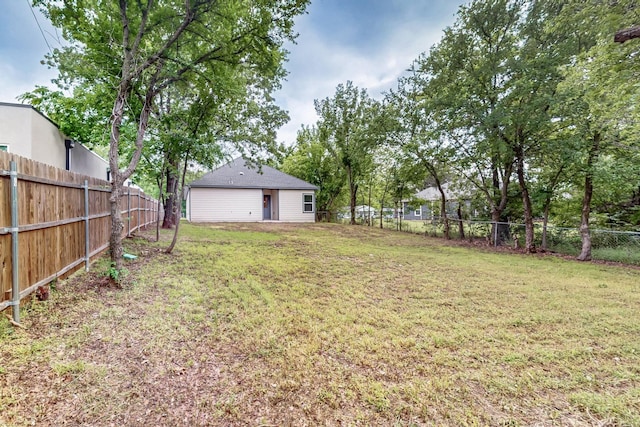503 W Martin Luther King St, Denison, TX 75020 - view of yard with a fenced backyard