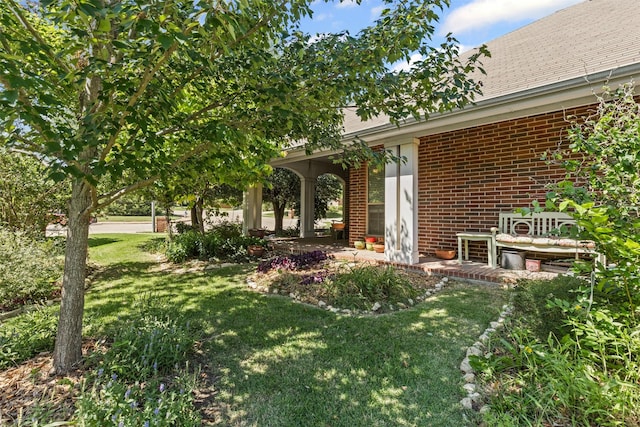 24 Tallwood Ln, Edgecliff Village, TX 76134 - view of grassy yard