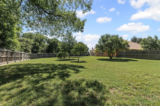 24 Tallwood Ln, Edgecliff Village, TX 76134 - view of yard