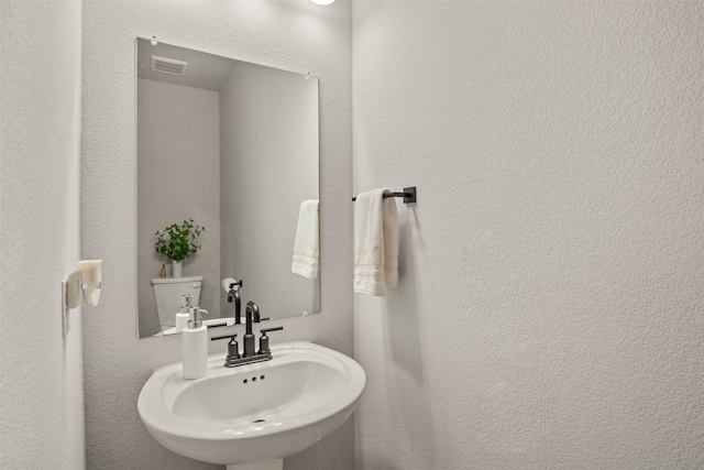 421 Hummingbird Dr, Celina, TX 75009 - bathroom featuring a sink