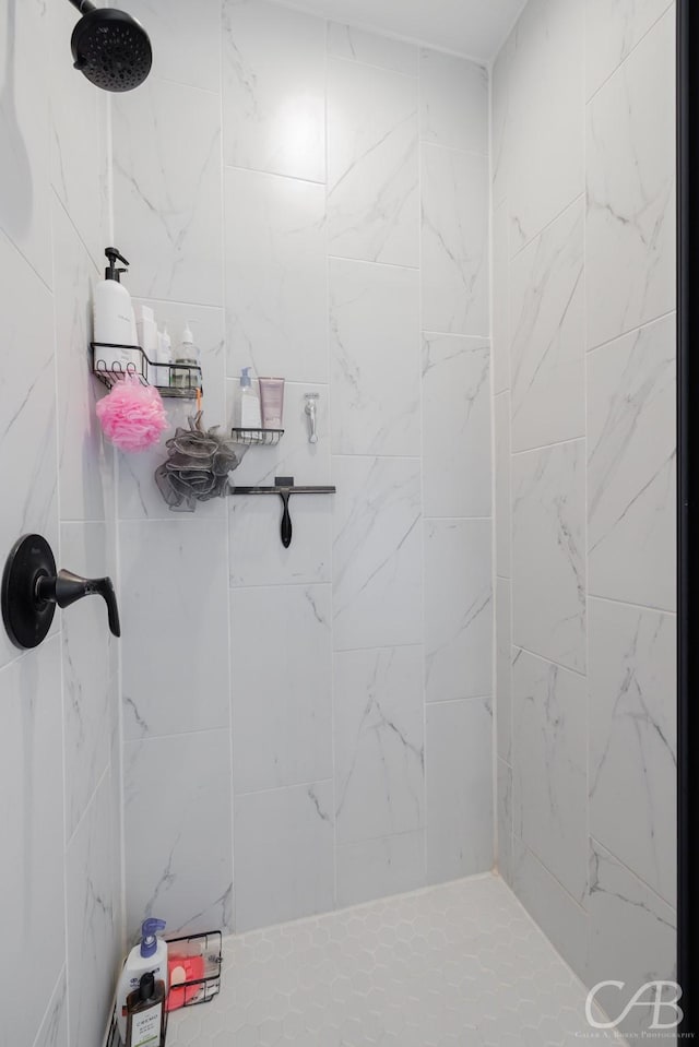 7001 Breezeway Dr, Abilene, TX 79606 - full bath featuring a tile shower