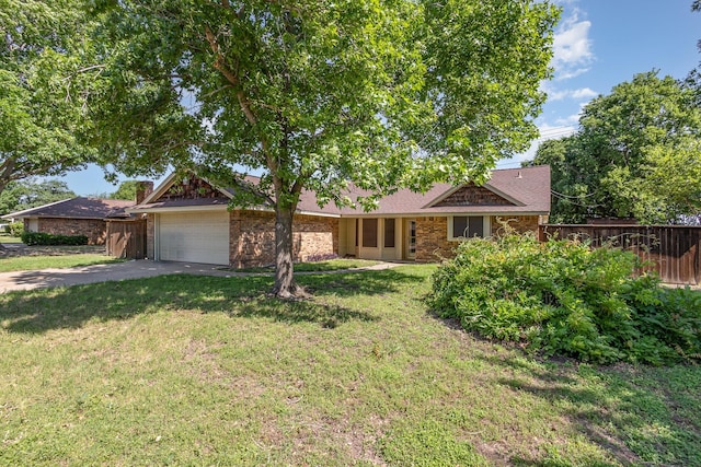122 Big Bend Blvd, Waxahachie, TX 75165 - ranch-style house featuring an attached garage and driveway
