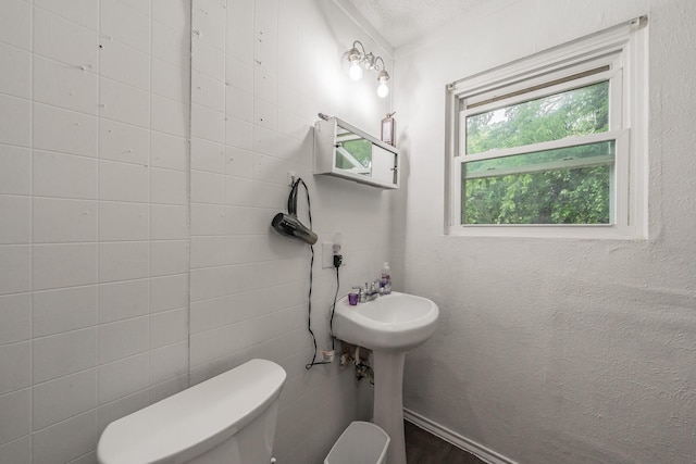 1941 Michael Ct, Pelican Bay, TX 76020 - half bathroom featuring toilet