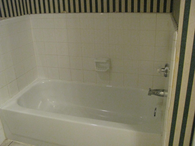 1431 Windmill Ln, Mesquite, TX 75149 - full bathroom with walk in shower, a bathtub, and wallpapered walls