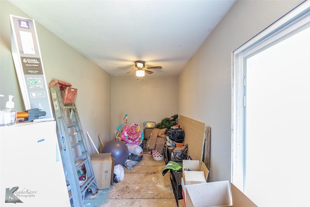dining room with ceiling fan